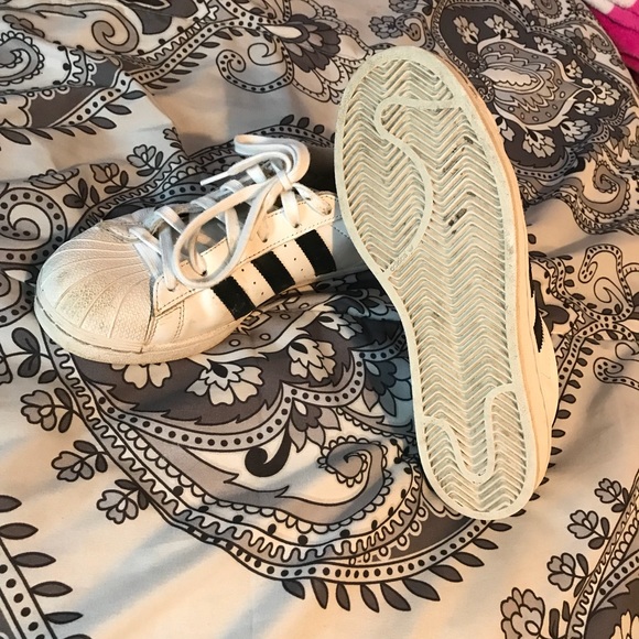 Adidas women’s shoes size 7.5 - Picture 2 of 3